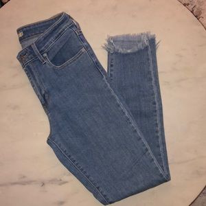 Levi’s High Rise Skinny Jean